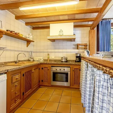 Traditional Near For 4 People By Renthousing Prázdninový dům *