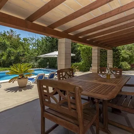 Traditional Near For 4 People By Renthousing Hébergement de vacances Pollença