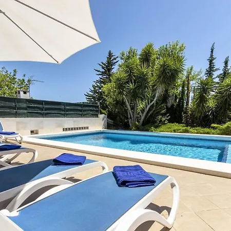 Traditional Near For 4 People By Renthousing