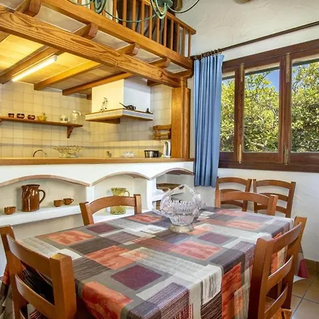 Traditional Near For 4 People By Renthousing Hébergement de vacances