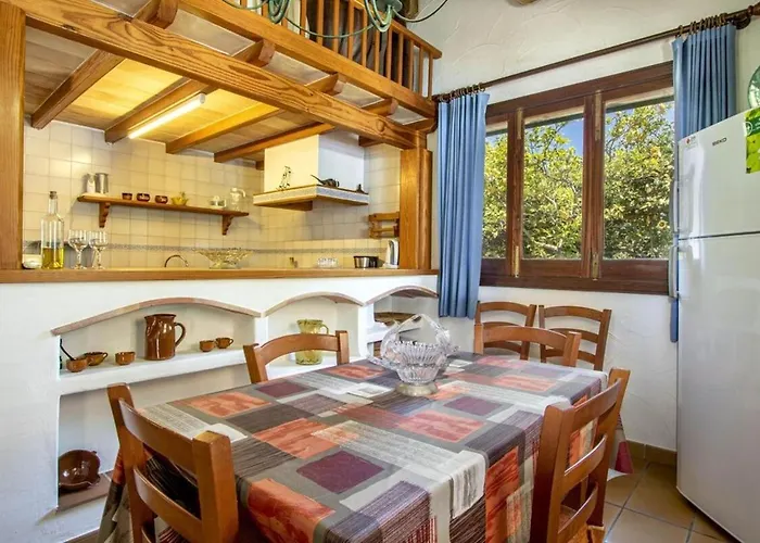 Traditional Near For 4 People By Renthousing Dom wakacyjny