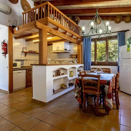 Traditional Near For 4 People By Renthousing