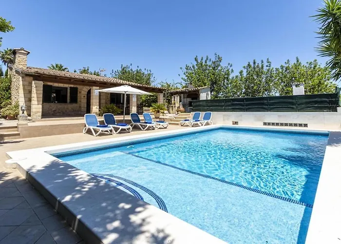 Сasa de vacaciones Traditional Near For 4 People By Renthousing