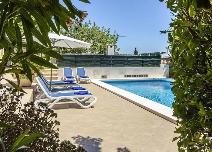 Traditional Near For 4 People By Renthousing