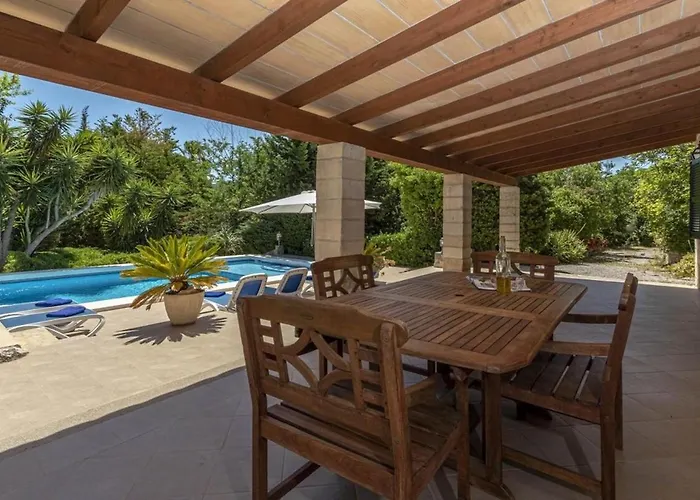 Traditional Near For 4 People By Renthousing Сasa de vacaciones Pollensa