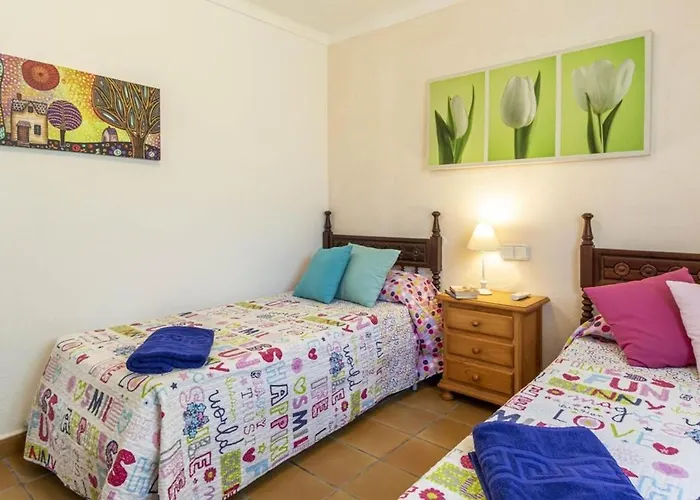 Traditional Near For 4 People By Renthousing *