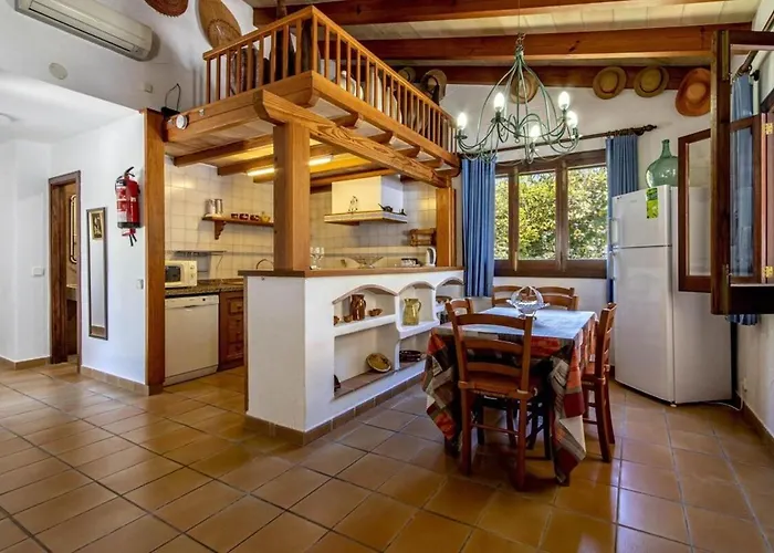 Traditional Near For 4 People By Renthousing